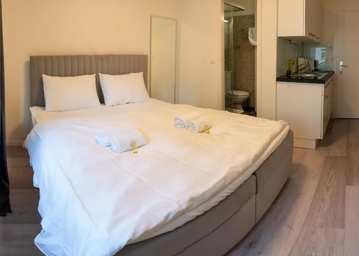 Urban Oasis With Queen Bed And View Be-13 Zürich