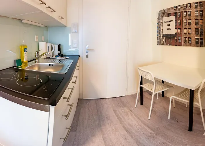 Urban Oasis With Queen Bed And View Be-13 Apartmán *