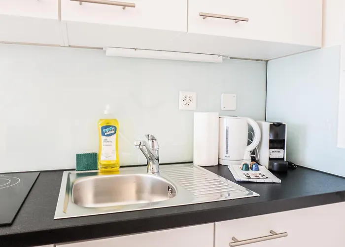 Urban Oasis With Queen Bed And View Be-13 *