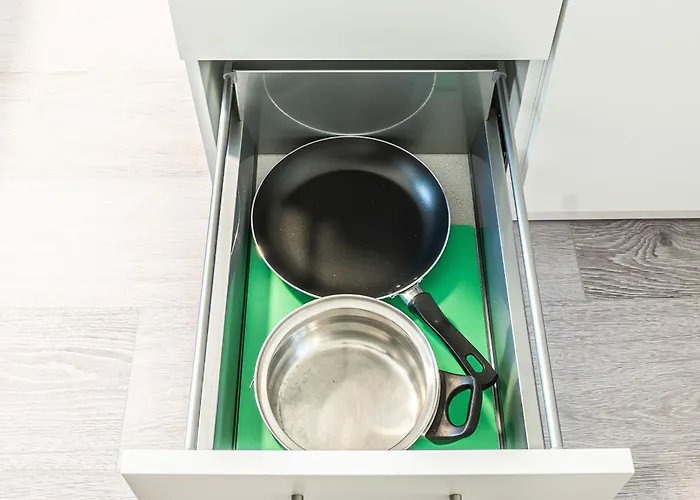 Urban Oasis With Queen Bed And View Be-13 *